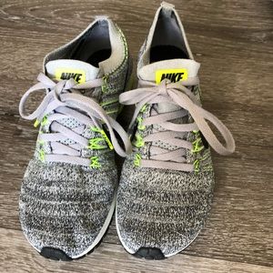 Women’s Nike Zoom Flyknit Streak